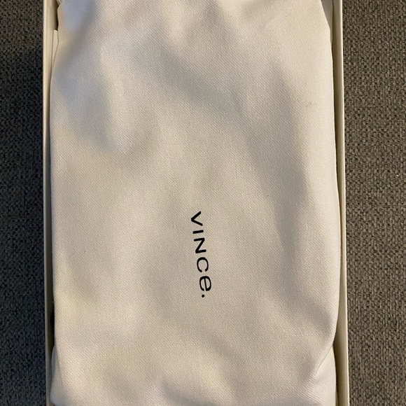 Vince Edris, Cognac le Sandals! - Picture 7 of 8